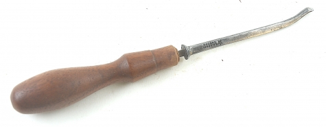 Addis 1/8" No. 9 bent chisel 