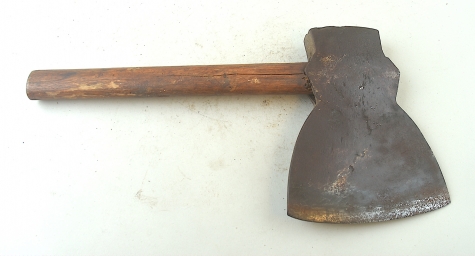 Left-handed offset hewing axe