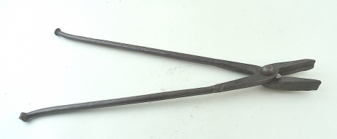 Blacksmith's flat tongs with shallow groove