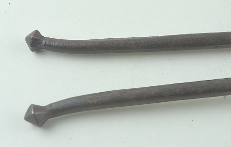 Blacksmith's flat tongs with shallow groove