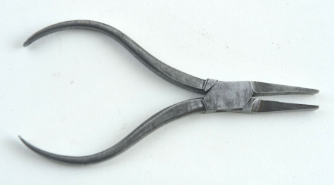 Acierfondu duck bill pliers